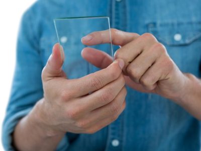 If Your iPhone’s Lock Screen Clock Is Too Transparent, You Can Fix It If Your iPhone’s Lock Screen Clock Is Too Transparent, You Can Fix It